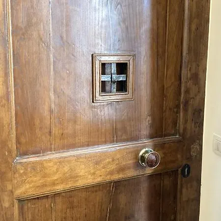 Casa Materdei * نابولي